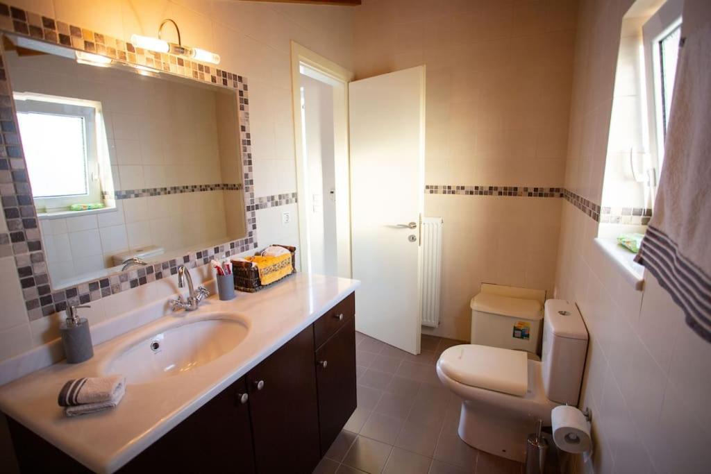 Fou'S Luxury Apartment Nafpaktos Exterior foto