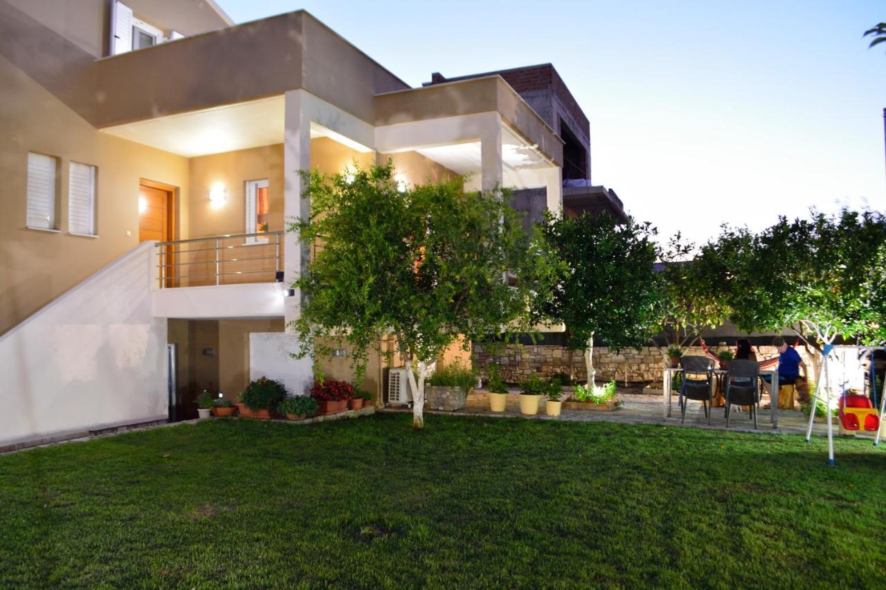 Fou'S Luxury Apartment Nafpaktos Exterior foto