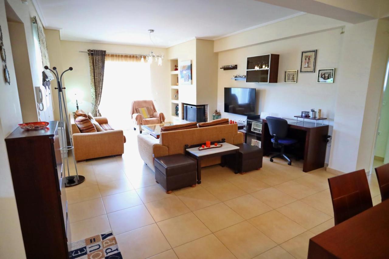 Fou'S Luxury Apartment Nafpaktos Exterior foto
